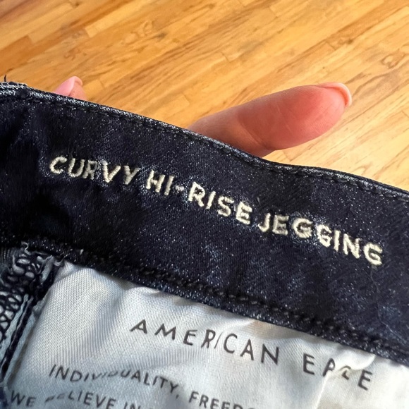 American Eagle | Curvy Hi-Rise Distressed Jegging Size 10 NWOT - Picture 3 of 5